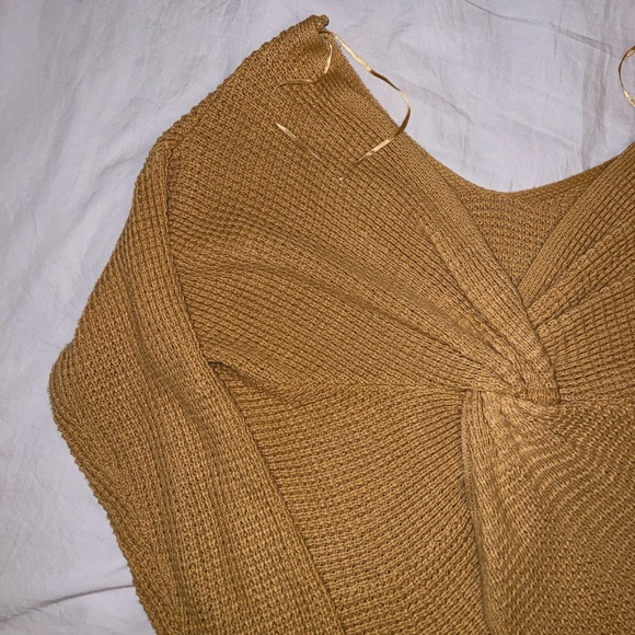 Super cute knot sweater - Picture 9 of 15